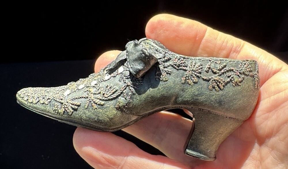 Vintage Shoe Figurine My Treasure Decorative Miniature Shoe circa 1999 -S1
